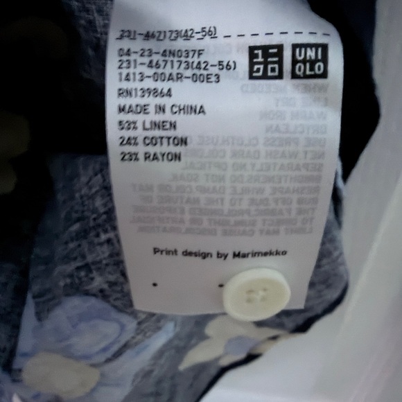 Marimekko x Uniqlo Blue and White Floral Button Down Shirt - Picture 6 of 9